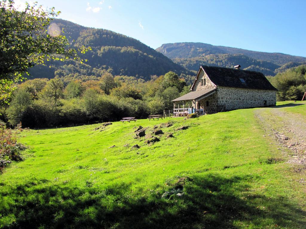 Les Chalets De La Foret D'Issaux Osse-en-Aspe Exterior photo